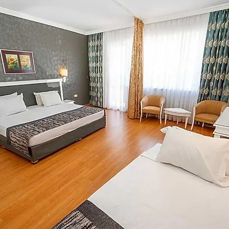 Hotel Armas Pemar 4*